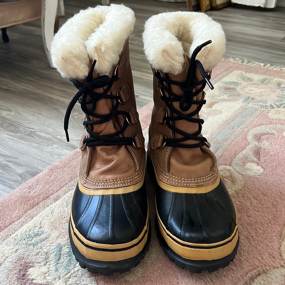Sorel Caribou ladies winter/snow boots sz9 Made in Canada.
